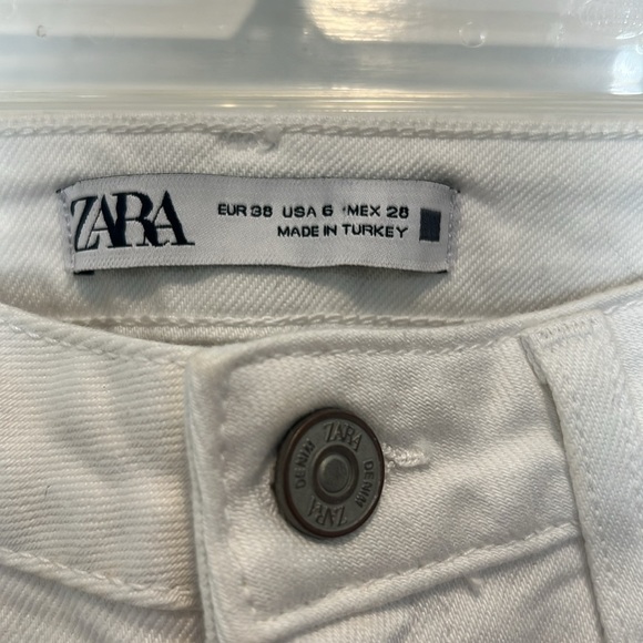 Zara White Straight Leg Jeans with High-Rise Waist size 6. - Picture 11 of 15